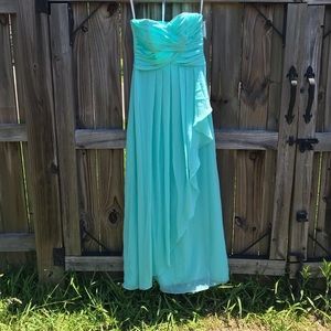 David’s Bridal strapless chiffon dress SPA